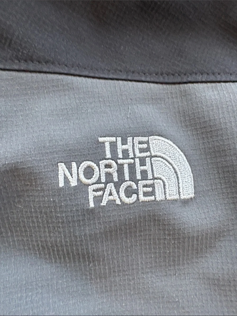 North Face Apex Elevation softshell Primaloft Jacket Men’s Small Gray & Black